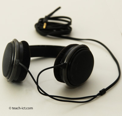 headphones (http://www.teach-ict.com/images/stk/headphones.jpg)