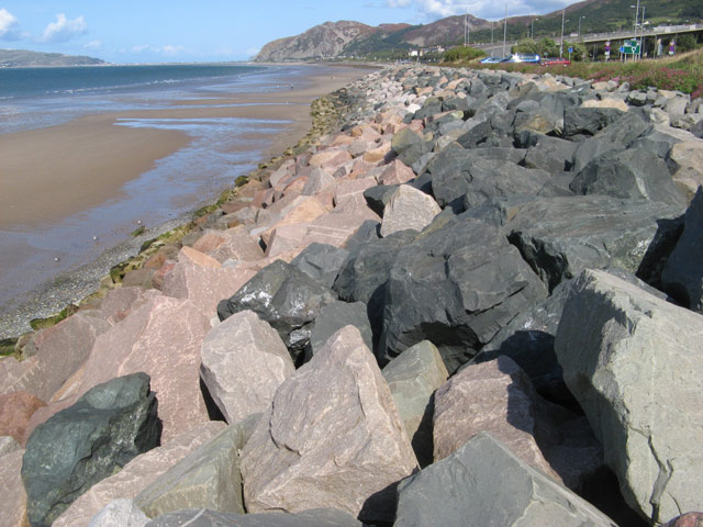 Image result for rock armour (http://s0.geograph.org.uk/geophotos/01/45/21/1452136_208cbb70.jpg)